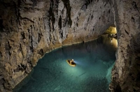 ΣΤΑ ΜΟΝΟΠΑΤΙΑ ΤΟΥ ΕΛΛΗΝΙΚΟΥ ΠΟΛΙΤΙΣΜΟΥ «ΣΠΗΛΑΙΩΝ ΤΩΝ ΛΙΜΝΩΝ»